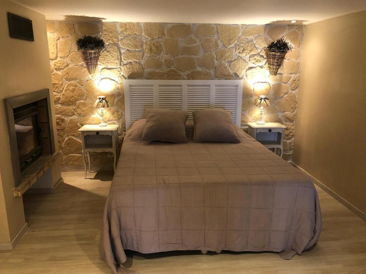 Gite Roussillon Dame Sirmonde Apartamento Exterior foto